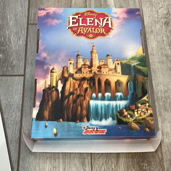 Elena of Avalor limited edition art work and box - NEW - Picture 2 of 10